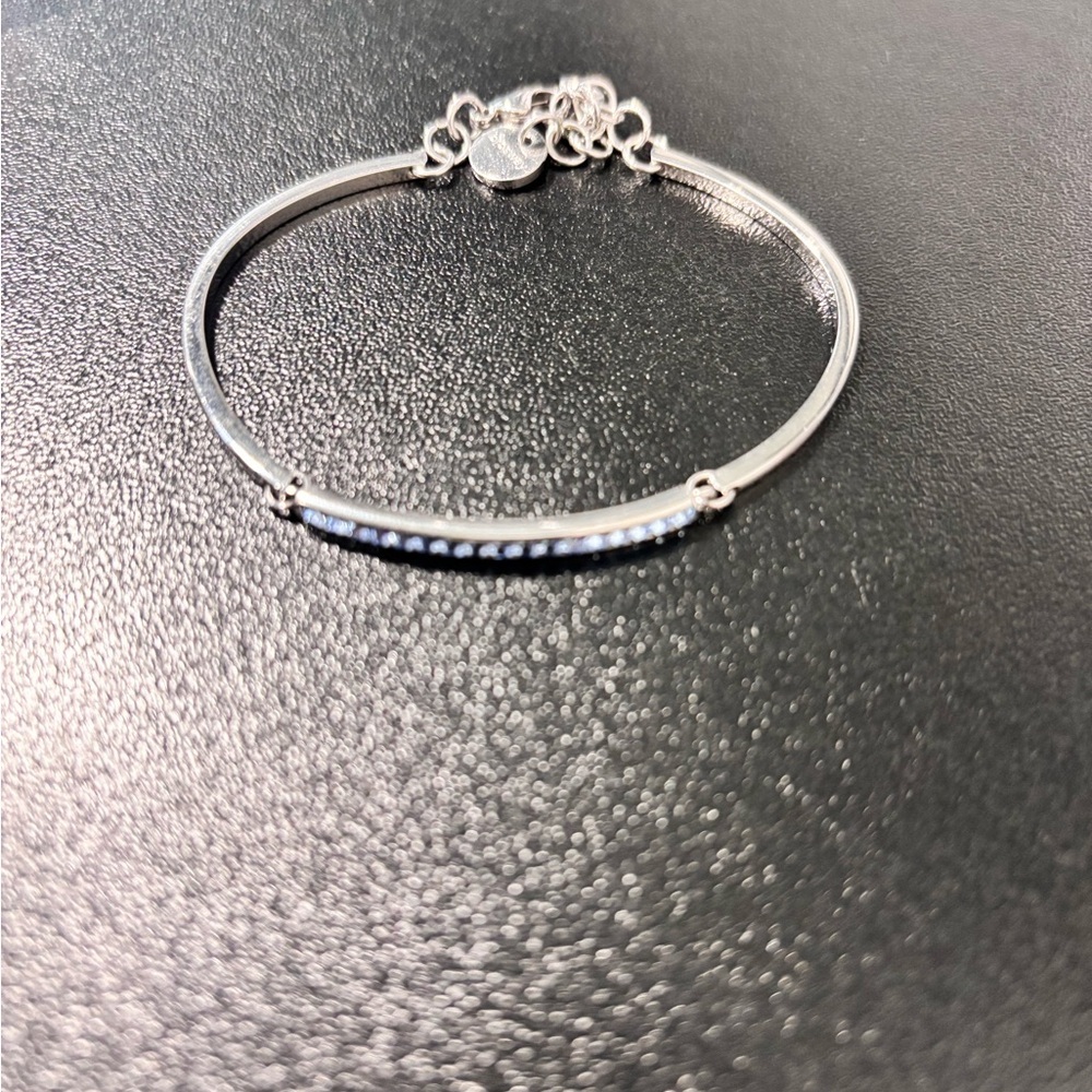 Chic Silver Bracelet with Sky Blue Dazzling Accents - never worn